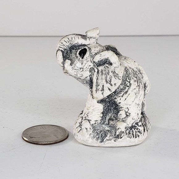 Mt St Helens Volcanic Ash Elephant Miniature Figurine Lucky Trunk Up - Picture 2 of 6